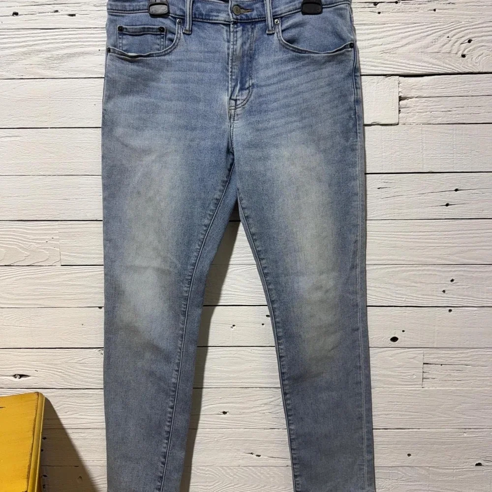 Gap Denim Soft Wear Slim Fit Jeans Mens 32x30 Light Wash Blue Stretch Denim